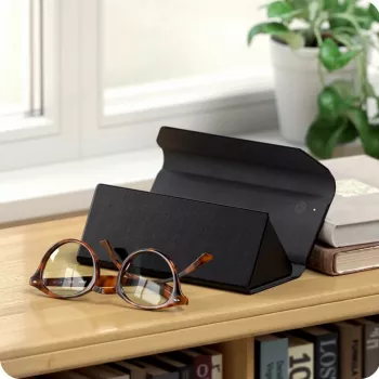 Étui à lunettes Satechi FindAll en cuir végan noir