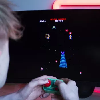 Console sans fil plug & play rétro arcade Galaga FIZZ CREATIONS avec 2 manettes