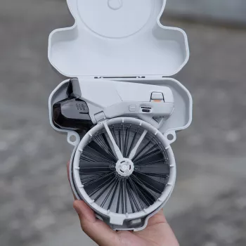 Étui rigide de transport SUNNYLIFE pour drone DJI Flip avec bandoulière, gris, FP-SN953-GY