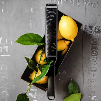 Zesteur Microplane Black Sheep - Premium Classic Series, râpe fine, noir