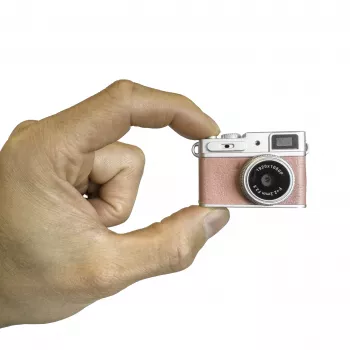 Denver DMC-1203RO Appareil photo numérique rose 12MP avec écran LCD 1,77 inch , zoom numérique 4x, lecteur MicroSD, fonction webcam