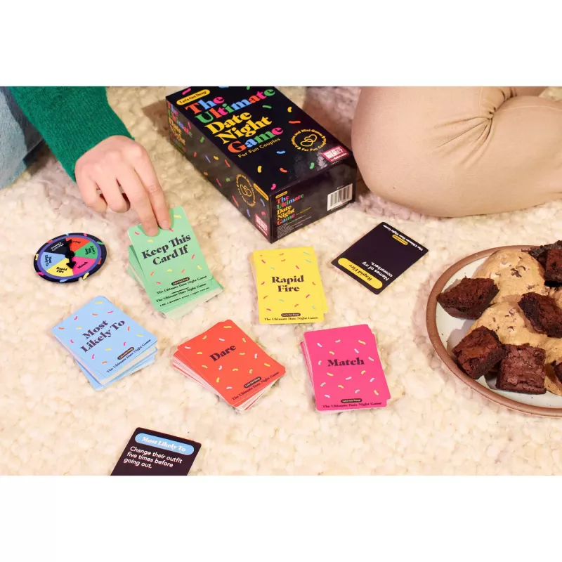 Just Play Let's Get Deep - Le jeu ultime pour les soirées en amoureux, 400 cartes de conversation pour couples, 3 niveaux : Ice Breaker, Deep, Deeper, 2+ joueurs, à partir de 17 ans