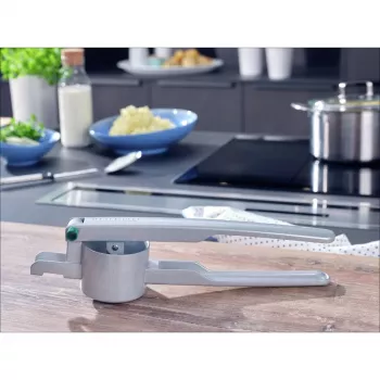 Presse-purée et presse-spätzle LEIFHEIT avec mécanisme à levier en acier inoxydable, crochet de casserole intégré, lavable au lave-vaisselle