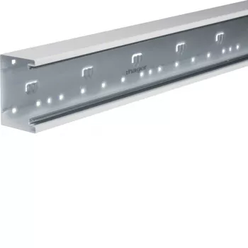 Base de goulotte de plinthe Hager BRS6510019016, verrouillage frontal, 68x100mm, blanc signalisation, 2m