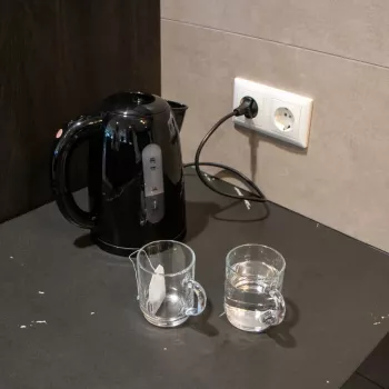 Bouilloire électrique Melissa 1,7 L 2025 W noire 16130301