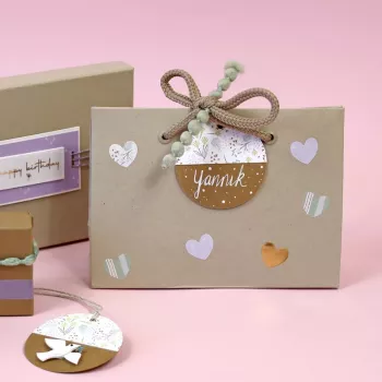 Ensemble d'étiquettes cadeaux en papier Artoz brun blanc Hangtag Kraft rond 6,5 cm, 6 pièces (144500-255)