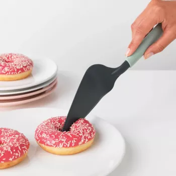 Cuillère à gâteau Profile Line Brabantia avec bord dentelé, acier mat