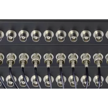 Renkforce RF-4541184 panneau de brassage BNC 19 pouces 1U pour rack, 16 ports, noir