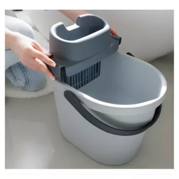 Seau ovale ECO EGO avec essoreur plat à bouton-poussoir, 10 L, gris/vert, polypropylène